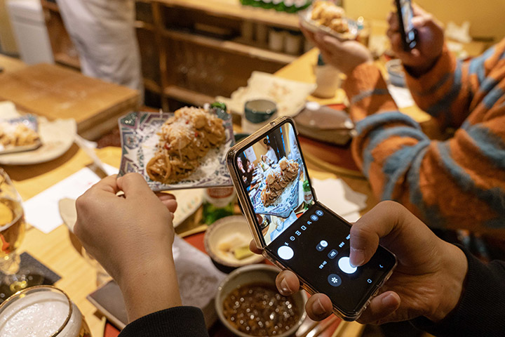 스텔라 아르투아 건배 클로즈업